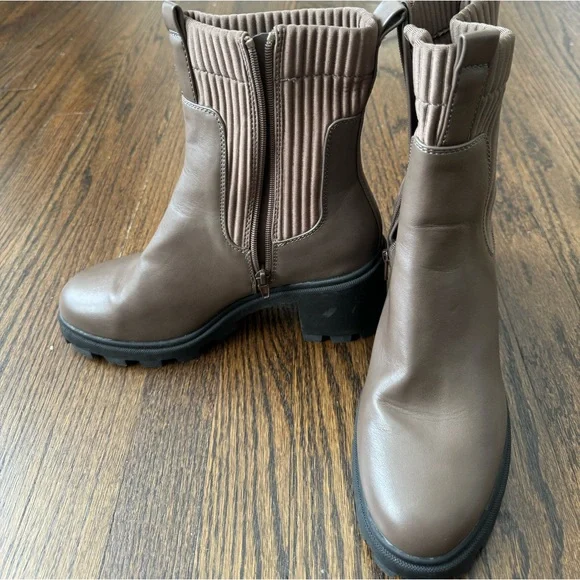 Brown heeled Fall boot, Women’s Size 9 - Picture 2 of 5